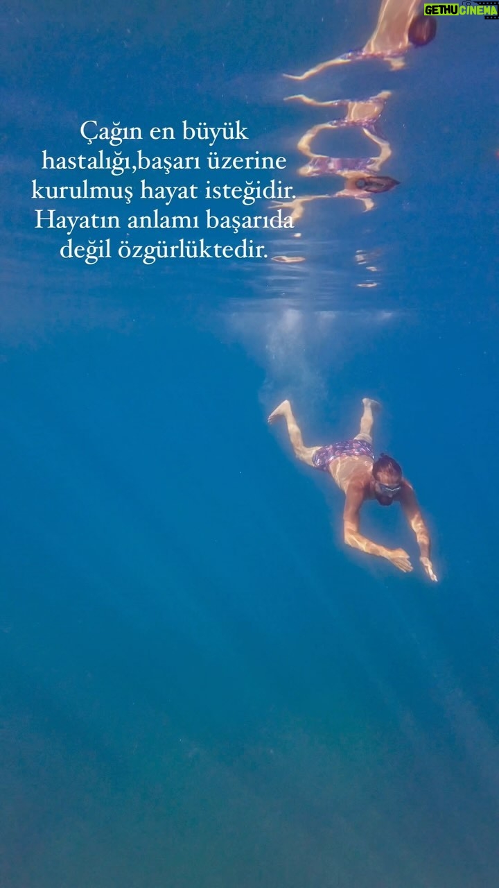 Gökhan Karacık - 3 Likes - Çağın en büyük hastalığı,başarı üzerine kurulmuş hayat isteğidir.
Hayatın anlamı başarıda değil özgürlüktedir.