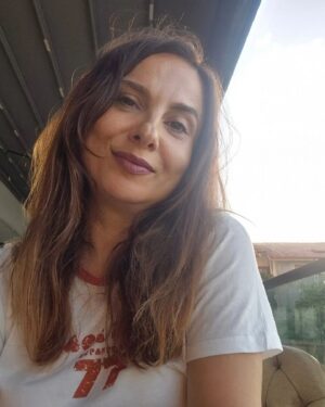 Goncagül Sunar Instagram - Son bir kaç gün, ortaya karışık 😊✨️