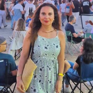 Goncagül Sunar Instagram - İnstagrama normal yoldan girmenin kutlamasını da yaptık ya durumumuza bak. Neyse kavuştuk 🙈 bazı hikayede kalmasınları dizelim o zaman✨️✨️