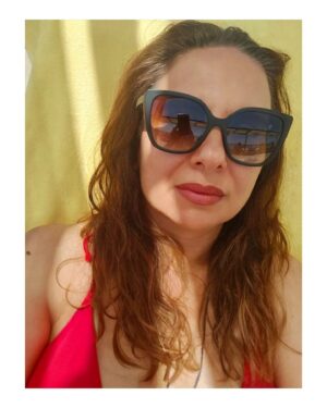 Goncagül Sunar Instagram - ☀️ çabucak tatil ☀️boş geçmeyelim yazı ⛵🏖️
