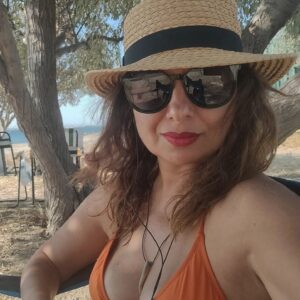 Goncagül Sunar Instagram - ☀️ tatile gitmeden geçen yaz #tbt si 🏵️