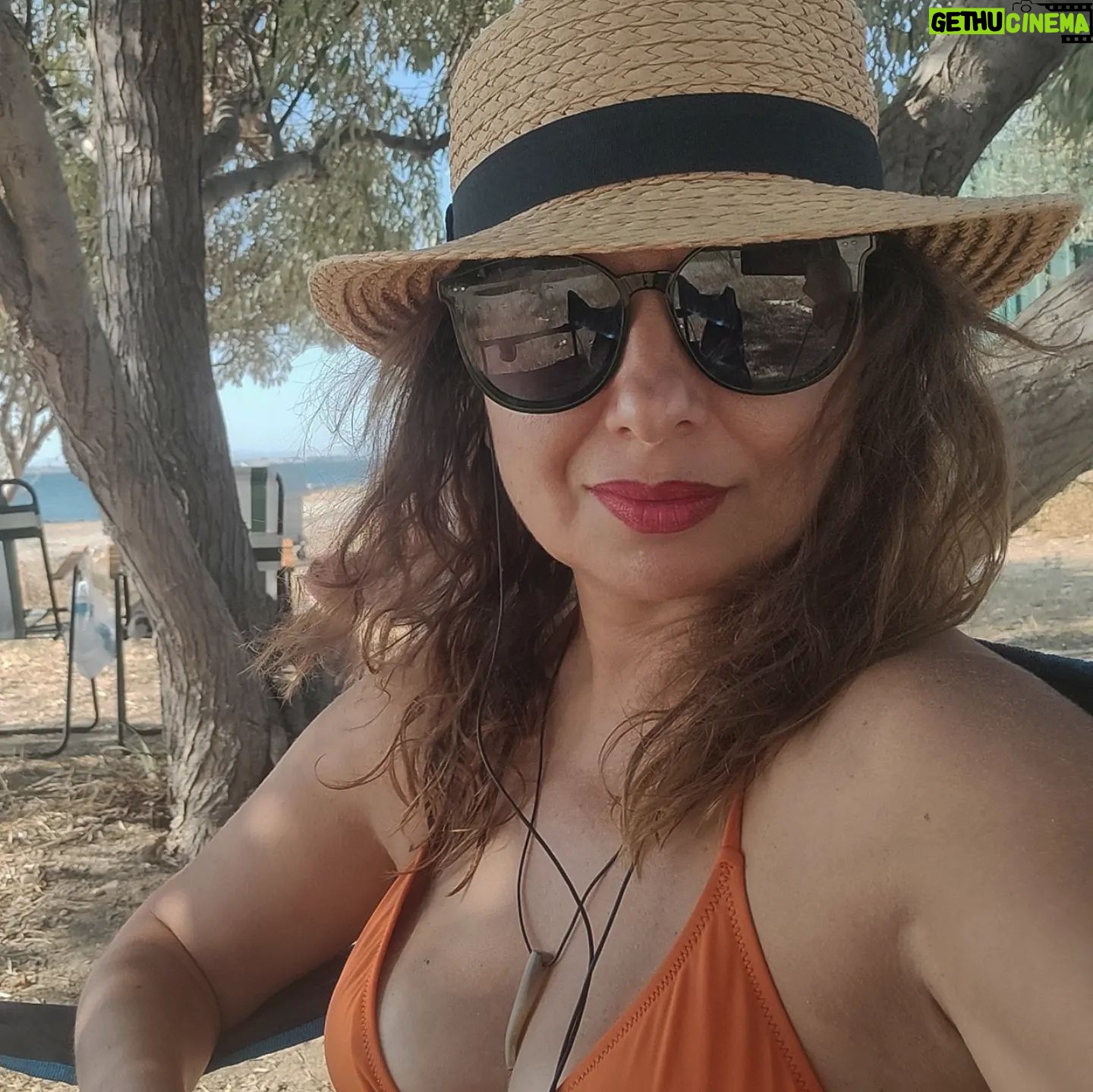 Goncagül Sunar - 2.1K Likes - ☀️ tatile gitmeden geçen yaz #tbt si 🏵️