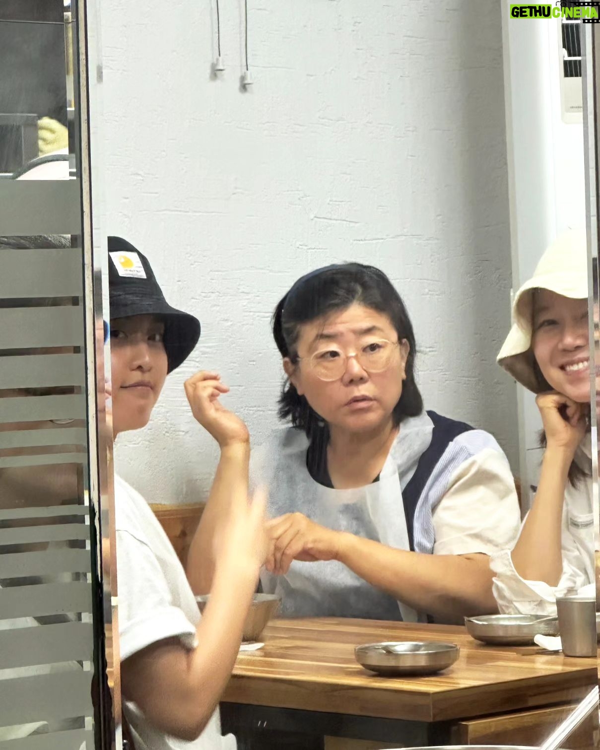 Gong Hyo-jin - 173.5K Likes - 명동 쫄면 은 이미 두번 다녀왔지용 ㅎㅎ 온쫄면의 매력이...
아름다운 경주, 앞으로 일주일 즐거운 맛따라 길따라~ 매력터지는 경주에요. 인적드문 가까운 바다도 알려줘봐요🌊
