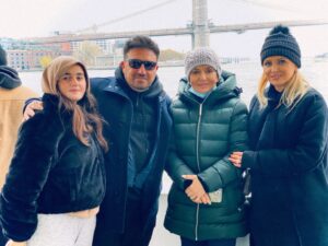 Googoosh Instagram - Dreamers have big hearts, and Robert Dehnoushi was a dreamer.

As an older brother figure to most of his friends, Robert always looked after those he cared for, regardless of their age he was always the first one trying to solve the problem.
My deepest condolences to his wife, @stelladehnoushi, his two adorable children, friends, and relatives.

His passion and ambition will be dearly missed. 💔

#RIP

روياهاى بزرگ داشتن، دلى همچو دريا ميخواهد و رابرت هم دلش دريا بود...

او براى اطرافيانش همچو برادرى بزرگ بود، بدون هيچگونه تبعيض و ارجحيت كه اگر مشكلى براى هر يك از آنان پيش ميامد، او اولين كسى بود كه كمر همت براى رفع آن مشكل ميبست...

به اِستِلاى عزيز همسر او، و دو فرزندشان تسليت ميگويم و از خداوند منان برايشان صبر و استقامت ميطلبم.

جاى خالى وجود پر مهر و پر شور او را هميشه احساس خواهيم كرد...