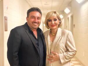 Googoosh Instagram - Dreamers have big hearts, and Robert Dehnoushi was a dreamer.

As an older brother figure to most of his friends, Robert always looked after those he cared for, regardless of their age he was always the first one trying to solve the problem.
My deepest condolences to his wife, @stelladehnoushi, his two adorable children, friends, and relatives.

His passion and ambition will be dearly missed. 💔

#RIP

روياهاى بزرگ داشتن، دلى همچو دريا ميخواهد و رابرت هم دلش دريا بود...

او براى اطرافيانش همچو برادرى بزرگ بود، بدون هيچگونه تبعيض و ارجحيت كه اگر مشكلى براى هر يك از آنان پيش ميامد، او اولين كسى بود كه كمر همت براى رفع آن مشكل ميبست...

به اِستِلاى عزيز همسر او، و دو فرزندشان تسليت ميگويم و از خداوند منان برايشان صبر و استقامت ميطلبم.

جاى خالى وجود پر مهر و پر شور او را هميشه احساس خواهيم كرد...