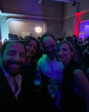 Gordan Kičić Instagram - Mama i Tata se igraju rata 2 u Sarajevu @mina.djukic @teeamyla @drugarica.jovanka @gvozdendjuric Nebojsta Ilic Cile Milica Mihajlovic #redcarpet #sarajevo #tvshow #rts #filmkombajn