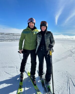 Gordan Kičić Instagram - Zima 2024⛷️⛷️⛷️🍾🎸⛷️⛷️⛷️