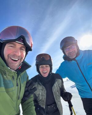 Gordan Kičić Instagram - Zima 2024⛷️⛷️⛷️🍾🎸⛷️⛷️⛷️