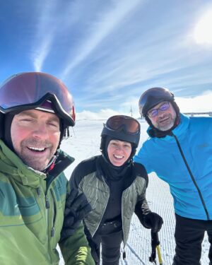 Gordan Kičić Instagram - Zima 2024⛷️⛷️⛷️🍾🎸⛷️⛷️⛷️