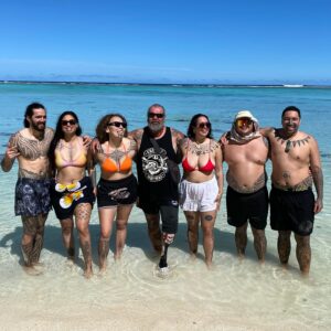 Gordon Toi Hatfield Instagram - Another stunning day here in paradise with the whole whanau now @heeds_native and @akanihihareata_ arrived last night so the first thing is swim time. Look at my tattooed whanau, couldn’t be prouder
