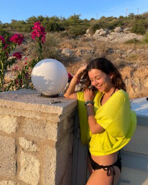 Gözde Duru Instagram - 📸: @asyaduru 
Summer time 🌞🌞