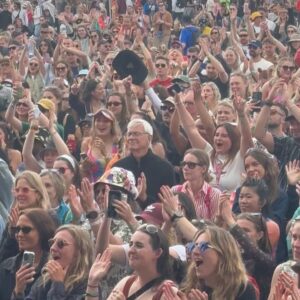 Grace Carter Instagram - GLASTONBURY ‘24 WOOWWWWW🤍💥🎉💘😫😆 a beautiful weekend with beautiful people