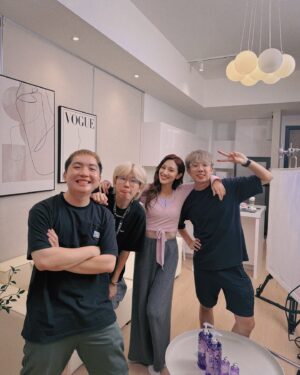 Grace Chan Instagram - 都話我好🫶🏻食肉骨茶㗎啦！😂🤣
上次二選一題
一開始就問
鍾意Bak Kuh Teh or… 🍵 
但係我嘅至愛就係肉骨茶
搞到場面好尷尬🤣😭🥹
問嚟問去都係講肉骨茶！
所以之後嚟大馬
我都要試吓多啲唔同嘅食物～
大家暫時可以喺 @bakerwithabook 睇吓我之前去嘅餐推介😝
等我下個月嚟再尋找多啲美食！

題外話，每一次嚟我都開心到唔捨得走～
點算？
唔通真係要喺度買返間房住？🤣