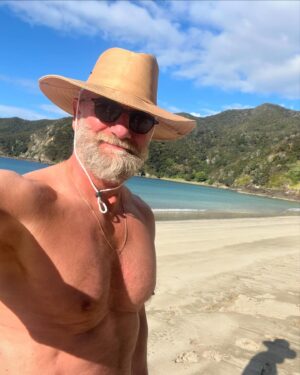 Graham McTavish Instagram - The beautiful bay of islands in New Zealand in winter!! I highly recommend it!!! #bayofislands #newzealand #winterswimming #hotenoughforahat