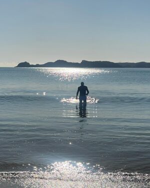 Graham McTavish Instagram - The beautiful bay of islands in New Zealand in winter!! I highly recommend it!!! #bayofislands #newzealand #winterswimming #hotenoughforahat