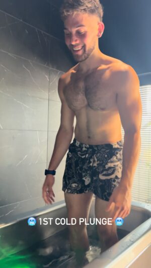 Grant Knoche Instagram - my first cold plunge 😩🥶 the way the life left my eyes when he said “3 minutes” HAHAHA #coldplunge #coldtub