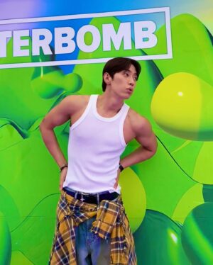 Gray Instagram - 올해도 적셨다🔥🔥🔥💦💦💦
@waterbomb_official 💚💛