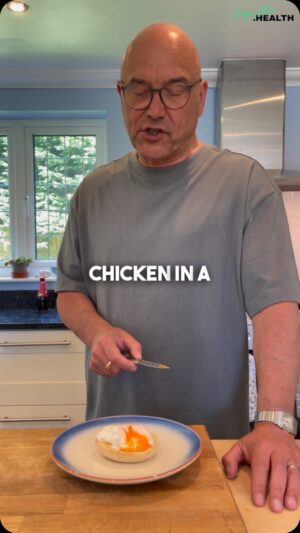 Gregg Wallace Instagram - How many of us struggle with poaching an egg? 🥚 it is one of those cookery skills that people find so hard to get a handle on. It doesn’t need to be difficult, it just needs to be a gentle process. Have patience and I promise you it will pay off! 💚

#GreggWallaceHealth
#poachedeggs #poachedegg #poaching #egg #eggs #cookerybasics #cookery #cookeryskill #cooking #cook