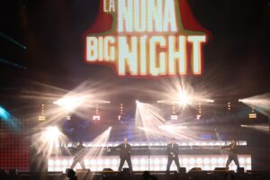 Grego Rossello Instagram - La Nona Big Night 💫 O ZEAH HELLO

Fue un show de la san concha con mucha emoción, mucha data, comedia y MÁS SHOW SHOW 🪩🕺

Una estrellita gigante para todas las Caras que estuvieron, abro comillas, bancando a Caro. 
Sin dudas esto fue AGLO 💫💫💫💫