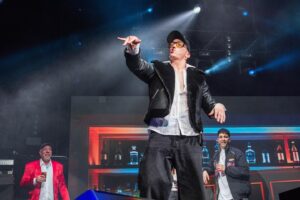 Grego Rossello Instagram - La Nona Big Night 💫 O ZEAH HELLO

Fue un show de la san concha con mucha emoción, mucha data, comedia y MÁS SHOW SHOW 🪩🕺

Una estrellita gigante para todas las Caras que estuvieron, abro comillas, bancando a Caro. 
Sin dudas esto fue AGLO 💫💫💫💫