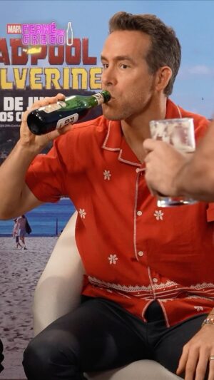 Grego Rossello Instagram - HUGH JACKMAN Y RYAN REYNOLDS PROBARON EL FERNET 🤯😱 Y les gusto demasiado! 😂
Ya está subido el vlog de esta locura en mi canal de YouTube!
@thehughjackman @vancityreynolds

Gracias @marvellatam