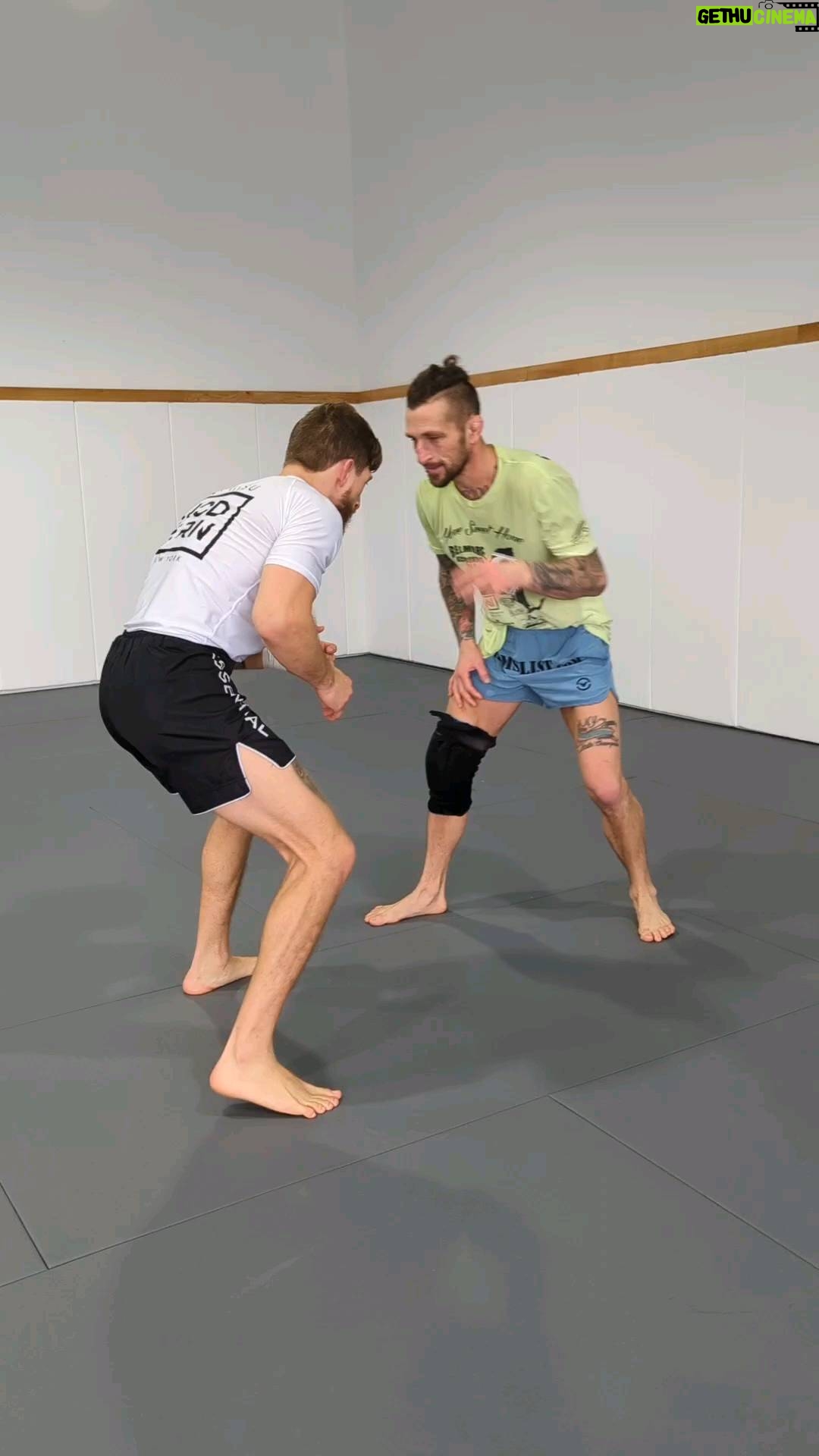 Gregor Gillespie - 1K Likes - Dominate your opponent with this underhook series.
#jjmdrn #wrestling #bjj #cringymusic