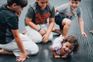 Gregory Rodrigues Instagram - JIU-JITSU   FAMÍLIA! QUE COMBINAÇÃO! 😍 Quem aí curte uma arte suave? 🥋  #MNCSChurch #MNCSFlorida