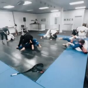 Gregory Rodrigues Instagram - JIU-JITSU   FAMÍLIA! QUE COMBINAÇÃO! 😍 Quem aí curte uma arte suave? 🥋  #MNCSChurch #MNCSFlorida