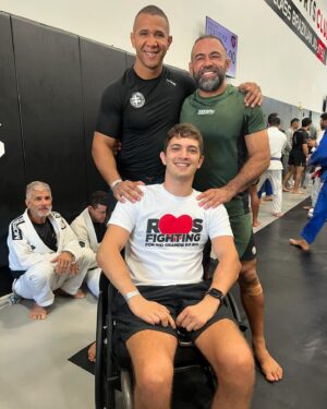 Gregory Rodrigues Instagram - We are fighting together for Rio Grande do Sul 🫂

Força aos meus irmãos do Rio Grande do Sul 🇧🇷 

#riograndedosul #fightsports #seminarforRS