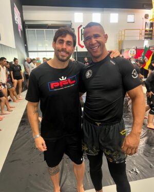 Gregory Rodrigues Instagram - We are fighting together for Rio Grande do Sul 🫂

Força aos meus irmãos do Rio Grande do Sul 🇧🇷 

#riograndedosul #fightsports #seminarforRS