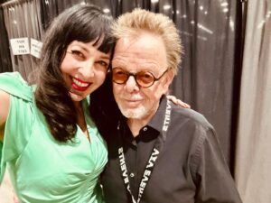 Grey DeLisle Instagram - I got to meet one of my songwriting heroes today at @oklahomacomiccon !!!! @paulielama2 @ascap 😍😍😍 #catwoman #thepenguin