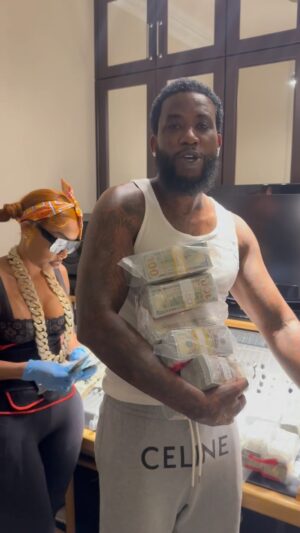 Gucci Mane Instagram - Who wanna be tha next millionaire??? I got 2mil ready! 1milli for tha next male SUPERSTAR & 1milli for tha next female SUPERSTAR! I gotta a brand new record label SO ICY MILLIONAIRE! Tag the hottest unsigned artists now & DM ME ! #SoIcyMillionaire 💴 💰 💵