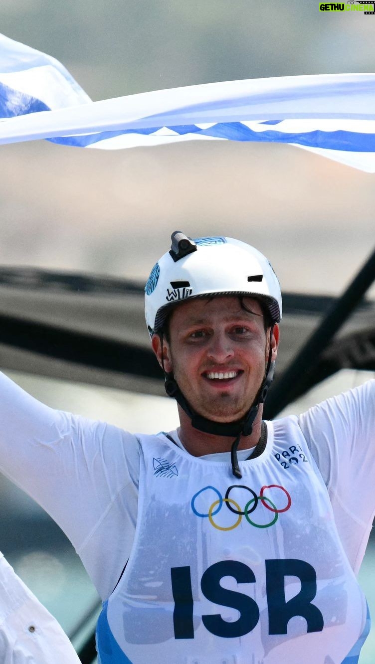 Guido Massri - 5.3K Likes - 🥇🇮🇱
Un poco de alegría en medio de tanto dolor. Con la frente en alto y el orgullo a flor de piel, cada estrofa de Hatikva representa hoy, más que nunca, el espíritu de Am Israel.
להיות עם חפשי בארצנו
Ser un pueblo libre en nuestra tierra