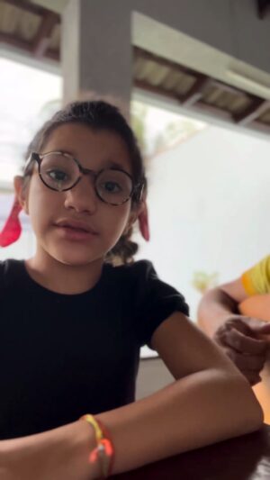 Guilherme Arantes Instagram - Como não amar a interpretação de Laura Medeiros ( @laurinhamedeiros ) cantando “Um Dia Um Adeus”? ❤😍
#GuilhermeArantes #UmDiaUmAdeus #LauraMedeiros