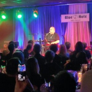 Guilherme Arantes Instagram - Muito obrigado por mais uma noite especial no Blue Note SP ( @bluenotesp ), São Paulo! Nos vemos no próximo final de semana! 🎹🎵
🎟️ Ingressos para as 2 sessões do domingo (28.04) ainda estão disponíveis! Garanta o seu no link da bio @guilhermearantesoficial
Até já!

#GuilhermeArantes #GuilhermeArantesAoVivo #BlueNote #BlueNoteSP #SaoPaulo