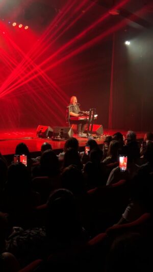 Guilherme Arantes Instagram - 🎵 Quando a vi, logo ali tão perto 🎶 Tão ao meu alcance, tão distante, tão real… 🎵 Foi uma noite muito especial! Obrigado Osasco! 🙏😍❤

📅 Próximos shows:
22.03 - Clube Indaiá (Dourados/MS)
2303 - Palácio Popular da Cultura (Campo Grande/MS)

Confira a agenda de shows completa no link da bio @guilhermearantesoficial

#GuilhermeArantes #GuilhermeArantesAoVivo #Osasco