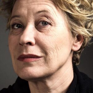 Guillaume Gallienne Instagram - Observateur lucide de la société, Feydeau scrute la nature humaine dans des intrigues impeccables. A 23H10 @franceinter lecture à quatre voix des pièces de l'auteur, avec @flo_viala et Cécile Brune sociétaires de la @comedie.francaise.officiel ainsi que @samuel_lebihan ça peut pas faire de mal, les rediffusions...