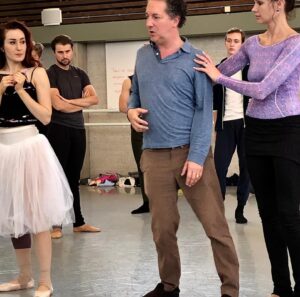 Guillaume Gallienne Instagram - Dancers from different companies in Ukraine, joined together in The Haag. What a privilege to work with you all, thank you! Thank you @alexeiratmansky, @igonedejongh and @senf_backstage #slavaukraini