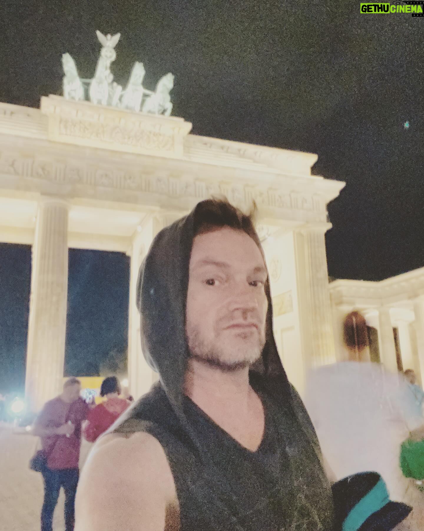 Guillermo Pfening - 1K Likes - Berlin siempre es Berlin ♥️😎