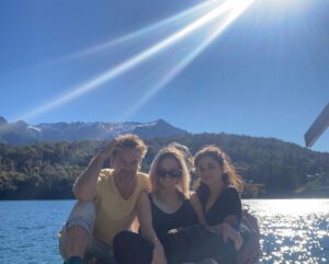 Guillermo Pfening Instagram - Back de #Alma que estrenamos hoy. La filmamos en Bariloche y lo bien que la pasamos! 📽🎬