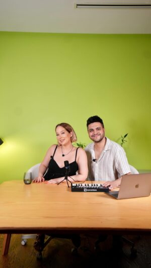 Gülçin Ergül Instagram - Gülçin'le hem hoş muhabbet ettik hem de doksanların ikonik 3 şarkısını mash up yaptık. 🎶