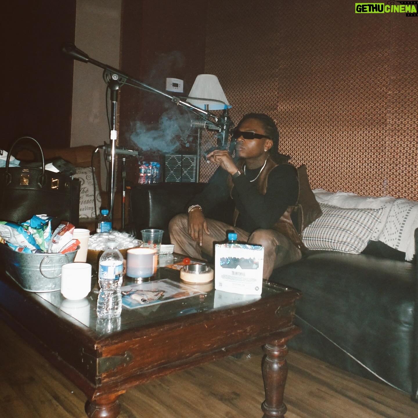 Gunna - 467.8K Likes - HIM ALONE