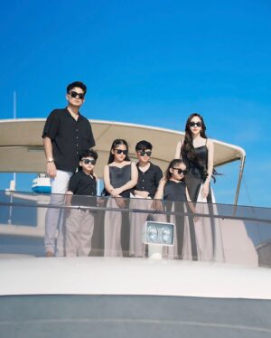 Guntur Triyoga Instagram - Kami Bersyukur Tuhan (Allah SWT) I'm Nothing Without You♥️ #familygoals