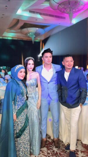 Guntur Triyoga Instagram - Selamat Ulang Tahun Dear Shella, Semoga Hadiah ini Bisa Menjadi Kenangan Manis, Dan Bermanfaat, Do’a Kami Selalu Menyertaimu 💙