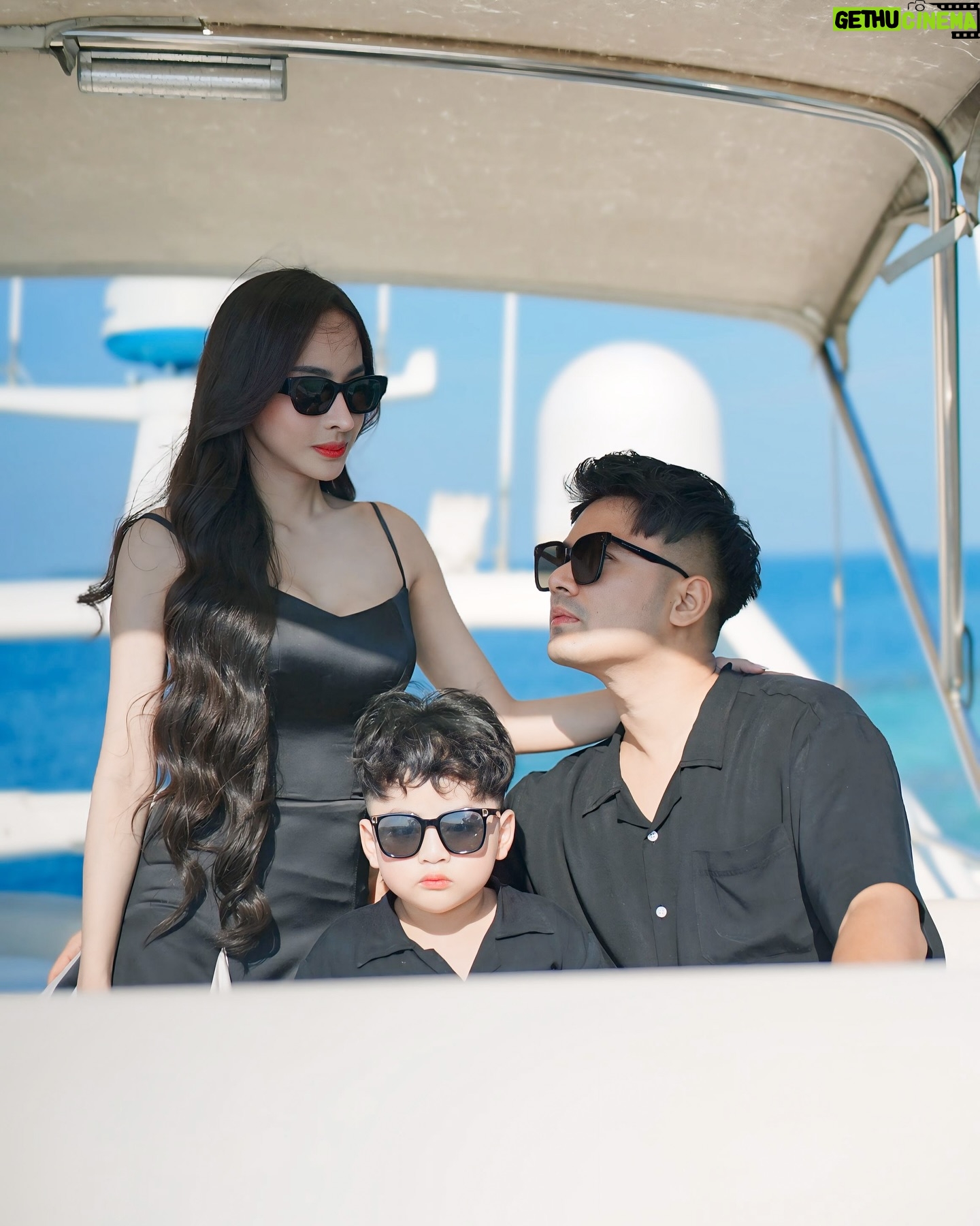 Guntur Triyoga - 118.6K Likes - Hari Ini Bersyukurlah Dan Pikirkan Seberapa Kaya Diri Mu, Keluarga Tidak Ternilai, Kesehatan Adalah Kekayaan Dan Waktu Adalah Emas ♥️ #familyfirst #familytime