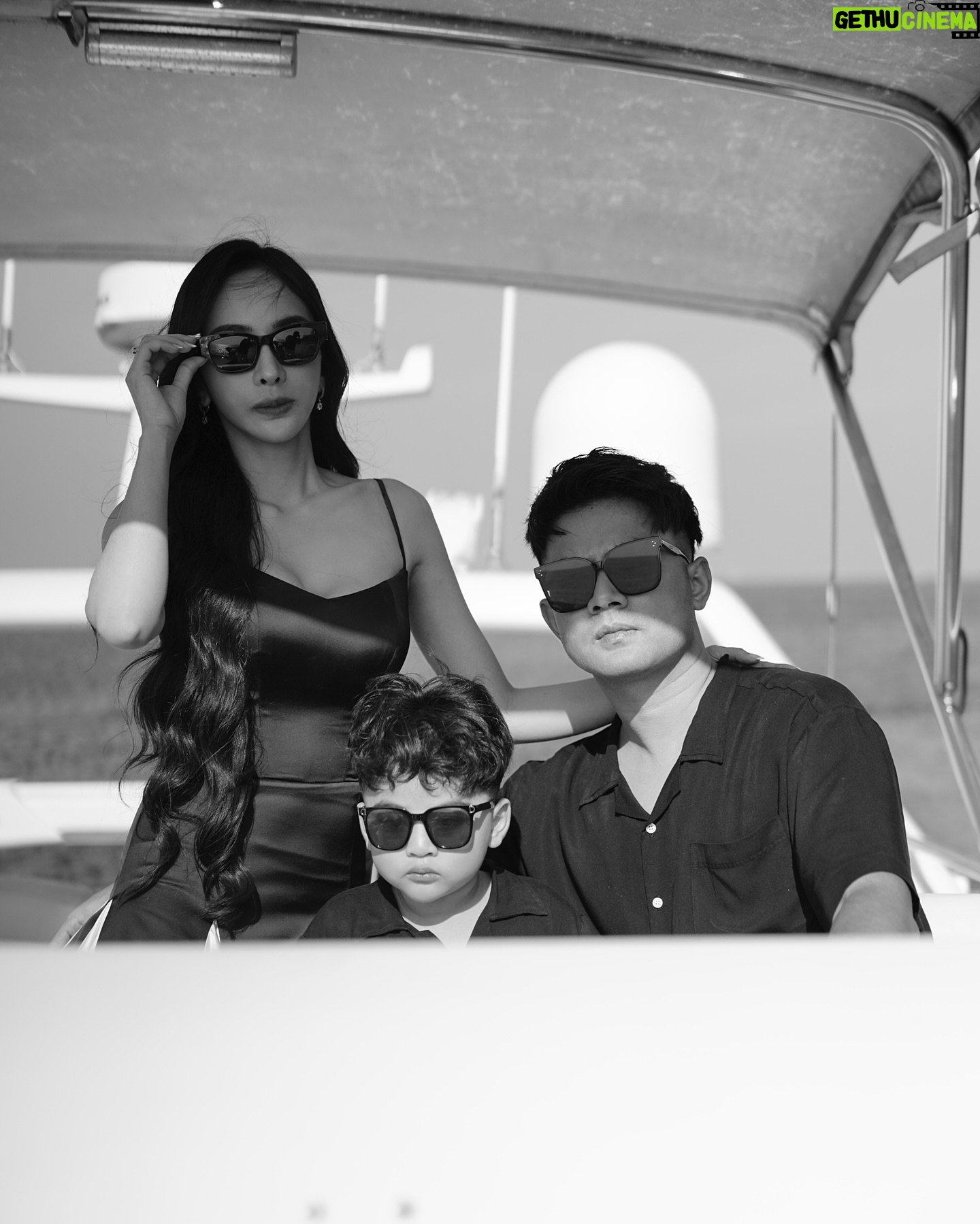 Guntur Triyoga - 118.6K Likes - Hari Ini Bersyukurlah Dan Pikirkan Seberapa Kaya Diri Mu, Keluarga Tidak Ternilai, Kesehatan Adalah Kekayaan Dan Waktu Adalah Emas ♥️ #familyfirst #familytime