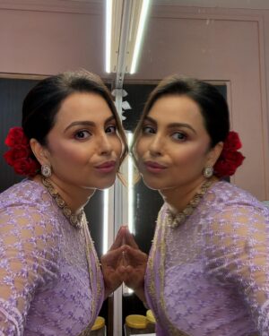 Gurdeep Kohli Instagram - Twice as nice
Sometimes sugar sometimes spice🧚🏻🧚🏻❤️🧿
Twinning with myself😀😀
#poser #lovemycmera #makeuproomgoals #shootlifephotography #lovethywork❤️