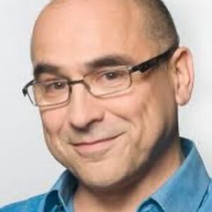 Guy A. Lepage Instagram - Aujourd’hui c’est l’anniversaire de Phil Collins. Nous travaillons ensemble dans notre groupe depuis 43 ans, c’est un partenaire de travail indispensable qui m’a suivi dans mes projets solos et c’est un ami incomparable. Bonne fête Phil. ❤️
