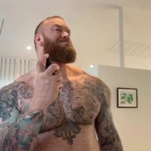 Hafþór Júlíus Björnsson Instagram - Men’s best makeup is his beard! 😂@thebeardstruggle got you covered in needs for beard care! Use code Hafthor for 20% OFF!