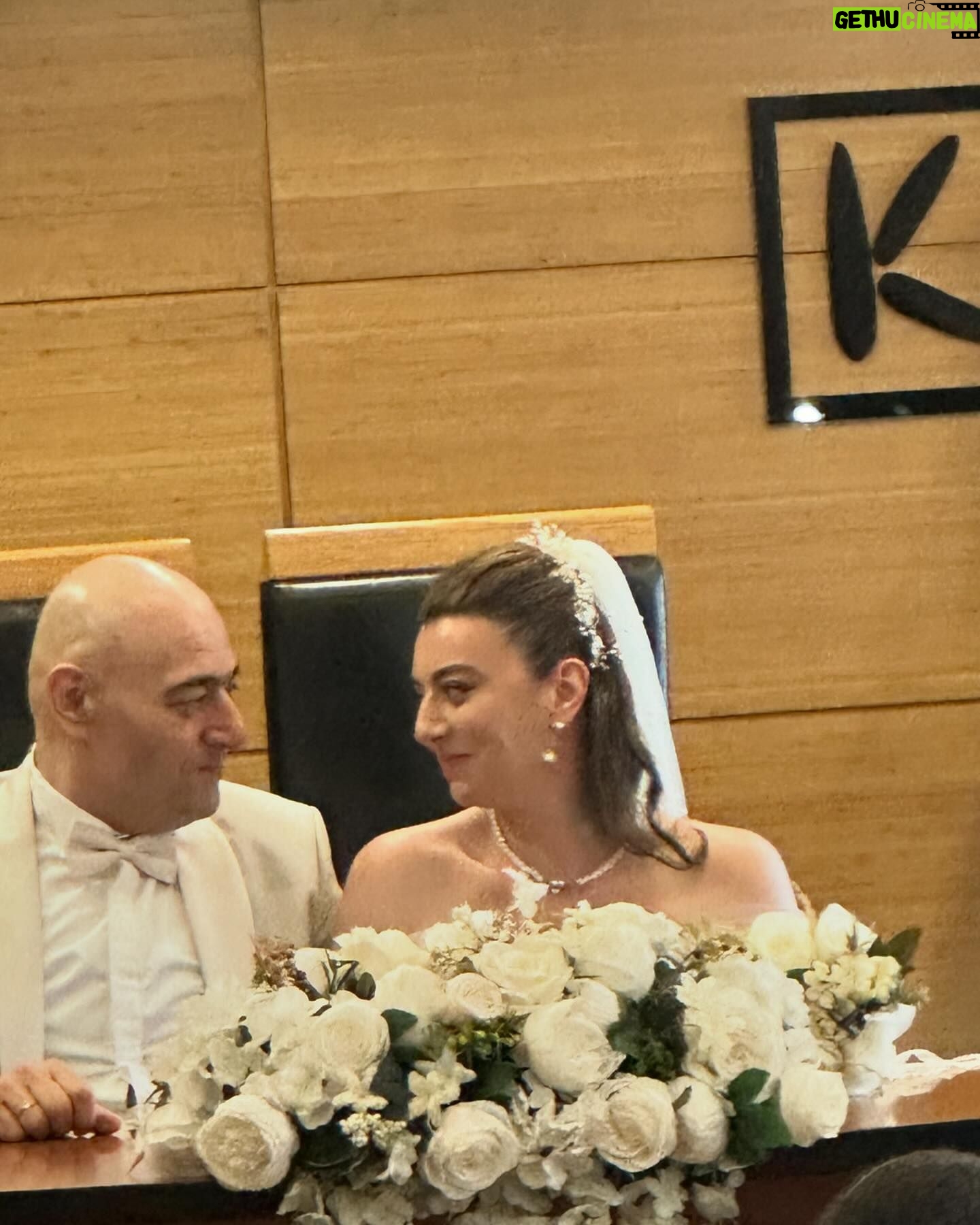 Hakan Bilgin - 2.1K Likes - Güzel şeyler de oluyor… sevgili @cemcucenoglu mutluluktan uçuyor🧿🧿🧿bir ömür boyu göz göze geçmesi dileğiyle kardeşim 🙏💙
